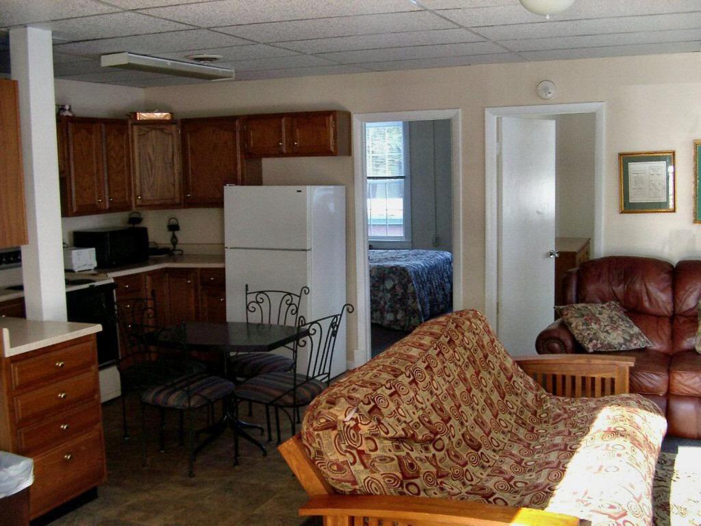 Windsor Motel เลคจอร์จ ภายนอก รูปภาพ